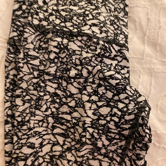 Lululemon leggings high rise 23” - Picture 3 of 3